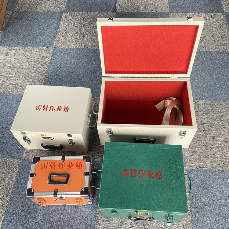 南圣镇爆破工程作业箱如何选择？玻璃钢与传统材质的全面对比
